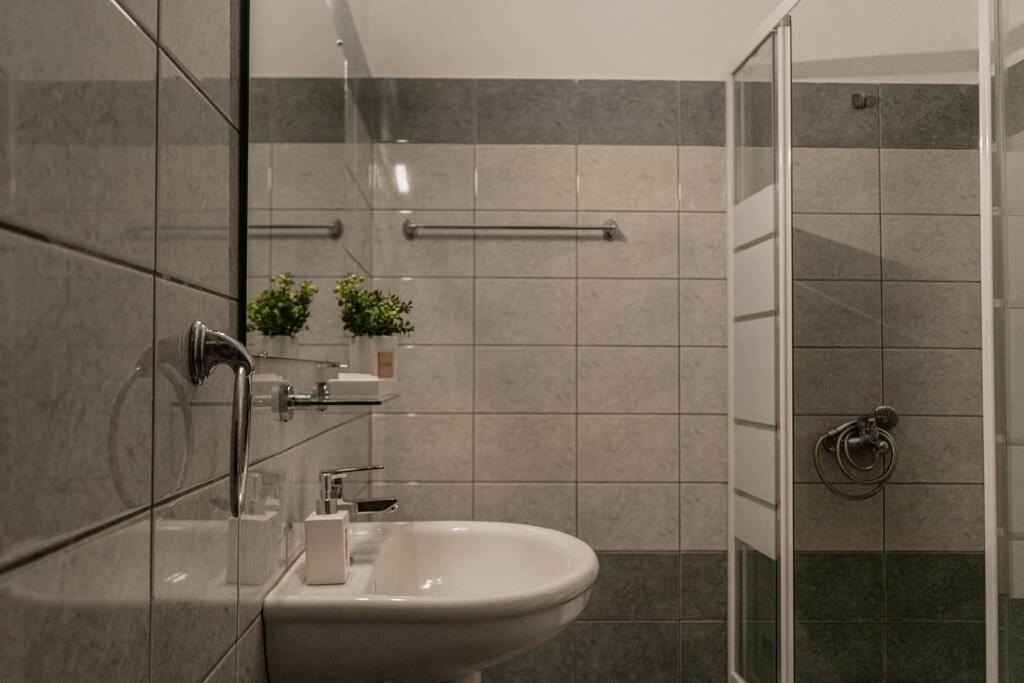 וולוס Aigli'S Urban Lodge מראה חיצוני תמונה